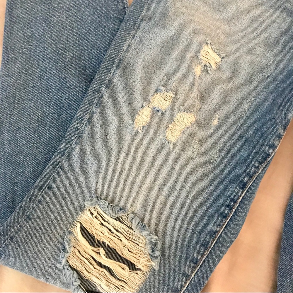 NEW William Rast Distressed Jeans - Picture 5 of 8